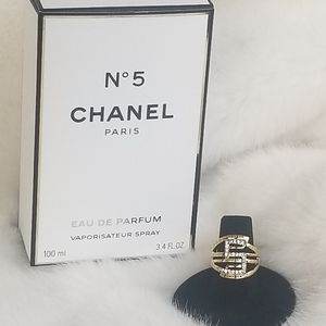 EUC ICONIC NO.5 FASHION GOLD RING WITH CUBIC ZIRCONIAS.Gold plated